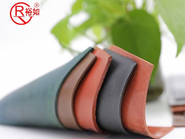 聚氨酯防水層出現(xiàn)鼓泡或小孔現(xiàn)象怎么辦？
